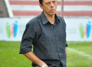Fernando Tonet comemora acerto com o Bzios para a Srie C do Carioco