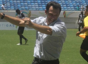 Parnahyba anuncia tcnico Fernando Tonet e retorno do atacante Fabiano