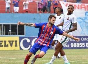 Em grande estilo, Marclio conquista primeira vitria no Catarinense com Fernando Tonet