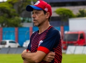 Marclio Dias mostra ofensividade com Tonet
