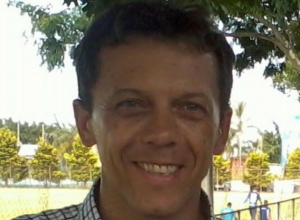 Fernando Tonet ganha prêmio de melhor treinador do mês
