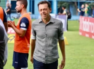 Fernando Tonet  eleito o treinador da oitava rodada do Brasileiro